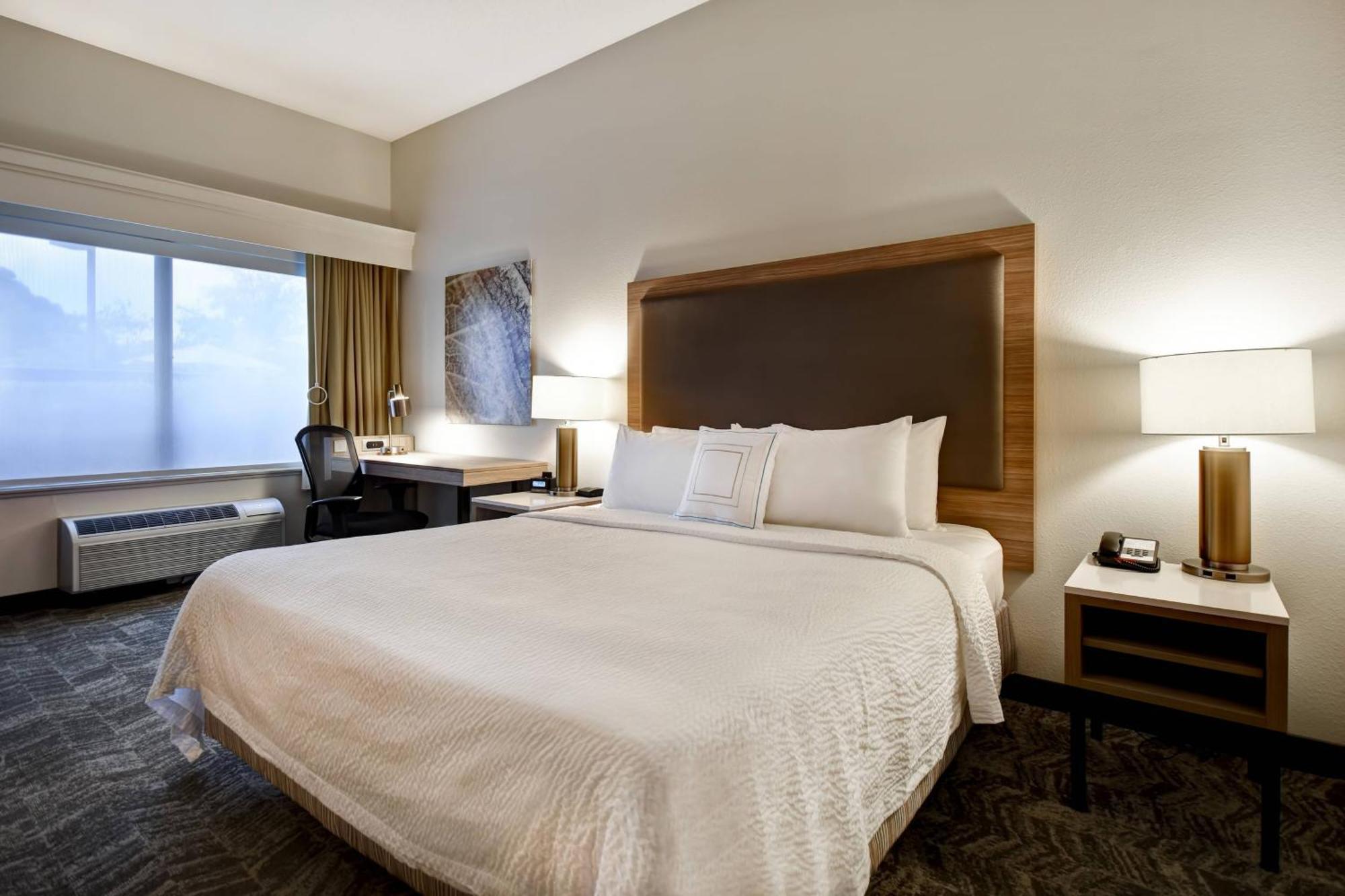 Springhill Suites By Marriott Atlanta Kennesaw Exterior photo