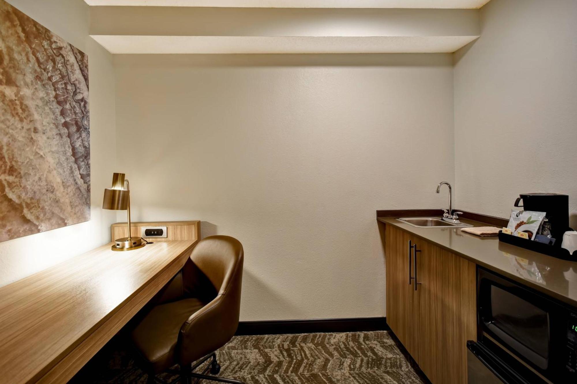 Springhill Suites By Marriott Atlanta Kennesaw Exterior photo