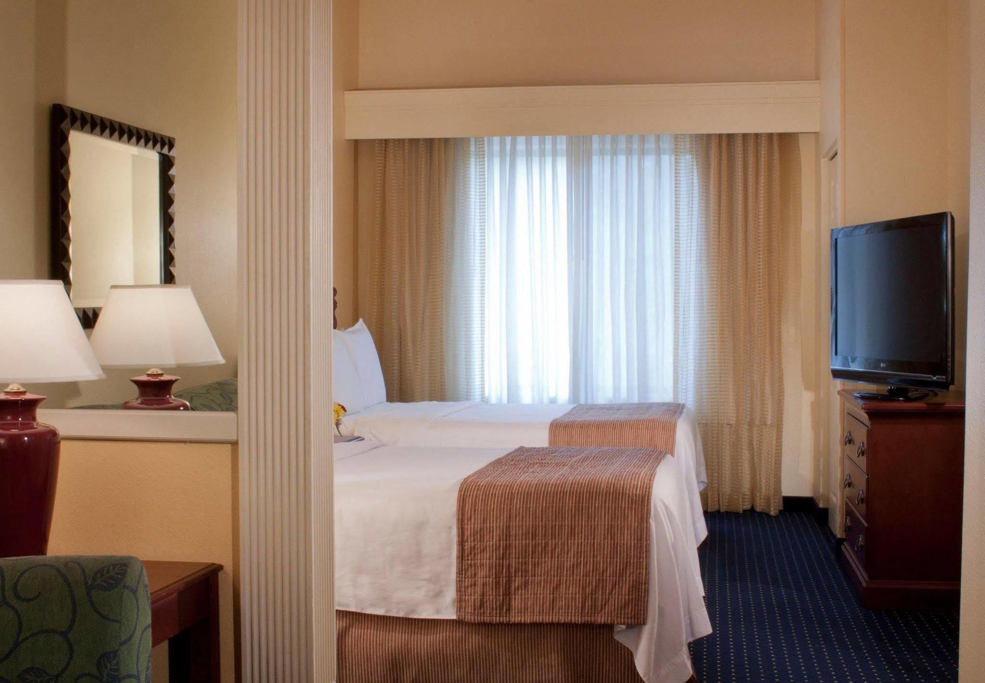 Springhill Suites By Marriott Atlanta Kennesaw Exterior photo